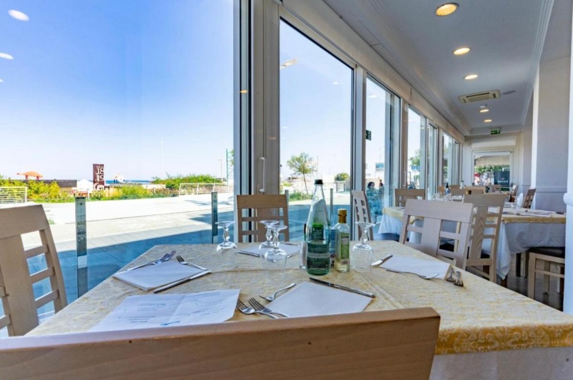 Hotel Bellevue Каттоліка Екстер'єр фото