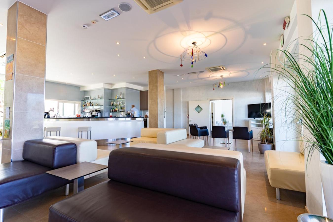 Hotel Bellevue Каттоліка Екстер'єр фото