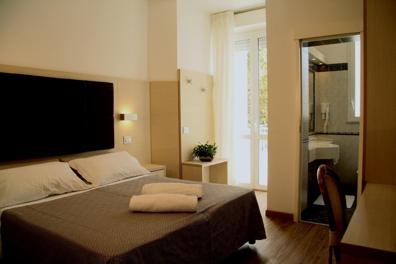 Hotel Bellevue Каттоліка Екстер'єр фото