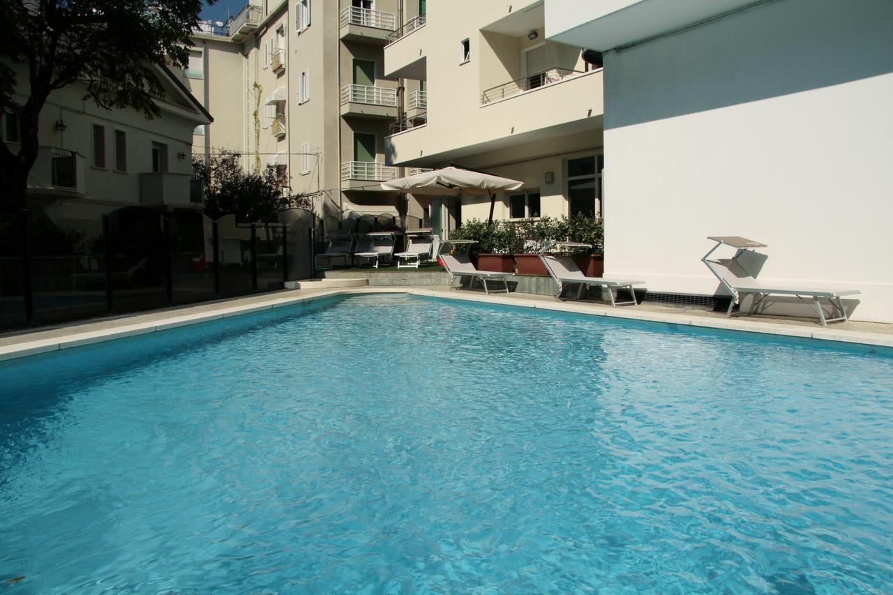Hotel Bellevue Каттоліка Екстер'єр фото