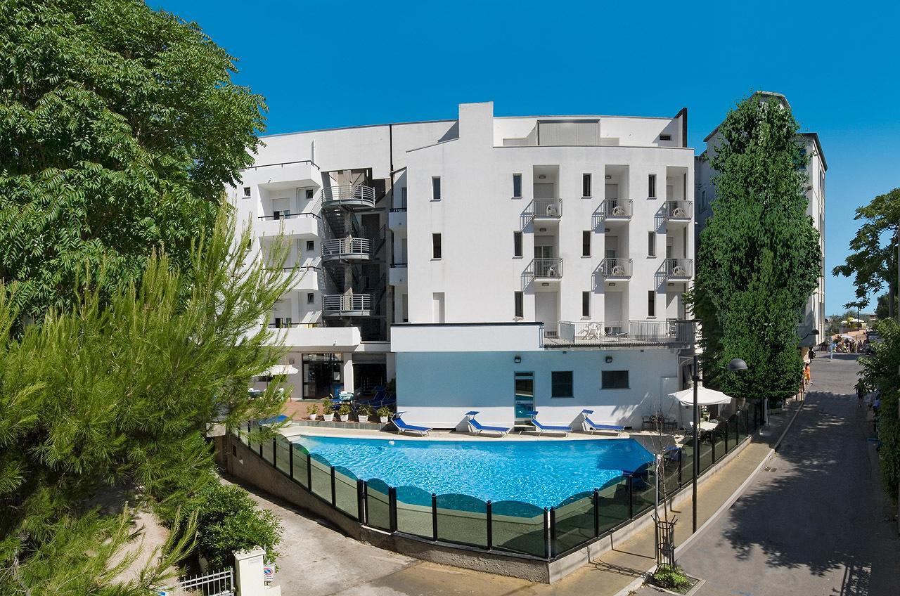 Hotel Bellevue Каттоліка Екстер'єр фото