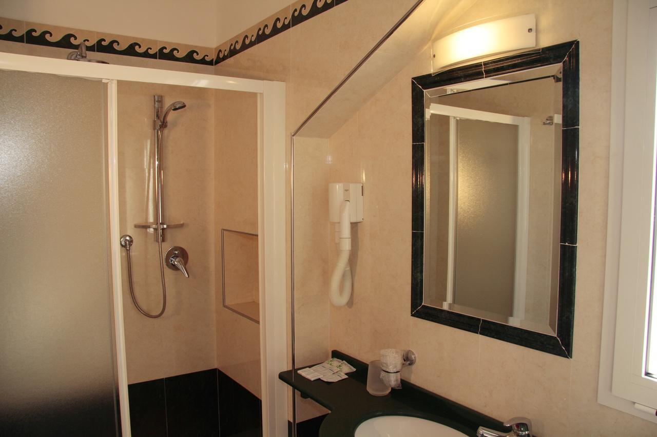 Hotel Bellevue Каттоліка Екстер'єр фото